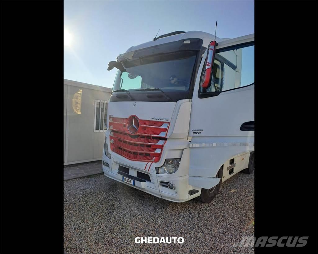 Mercedes-Benz ACTROS Camiones con caja de remolque