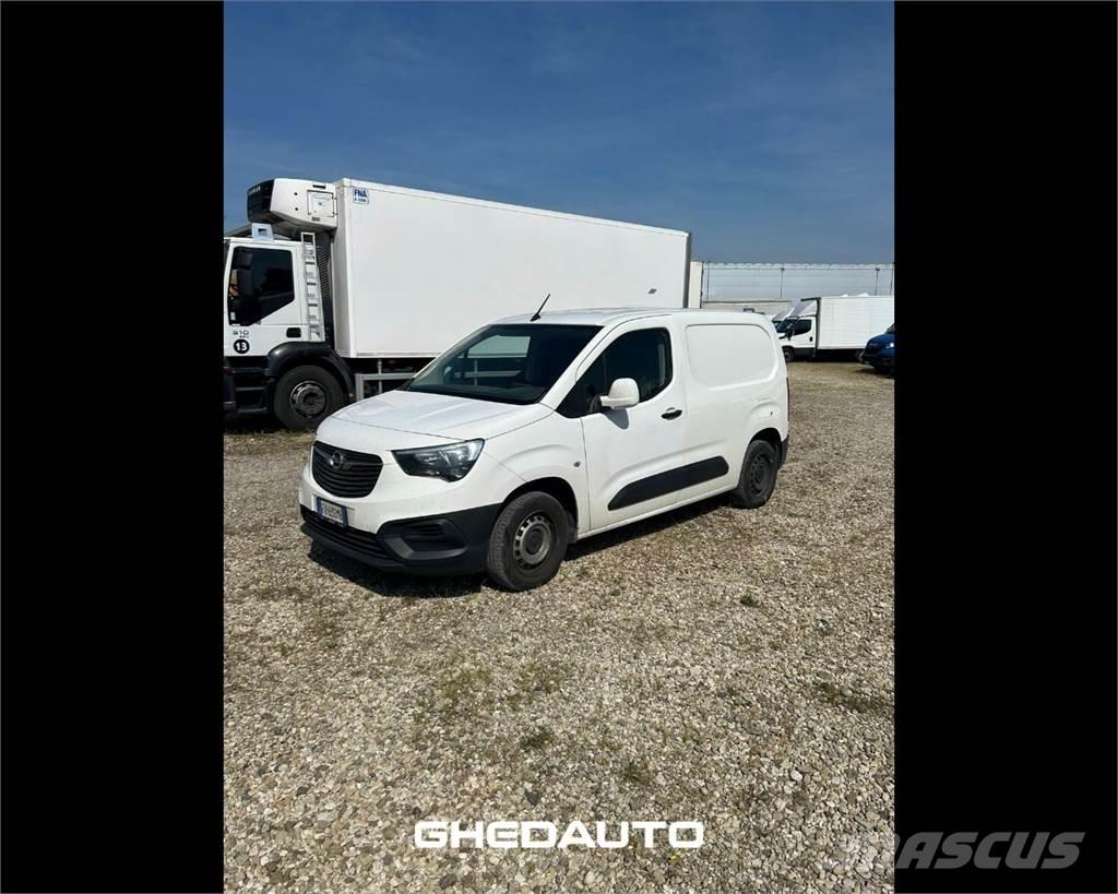 Opel Combo III 2012 Vehículos de caha cerrada