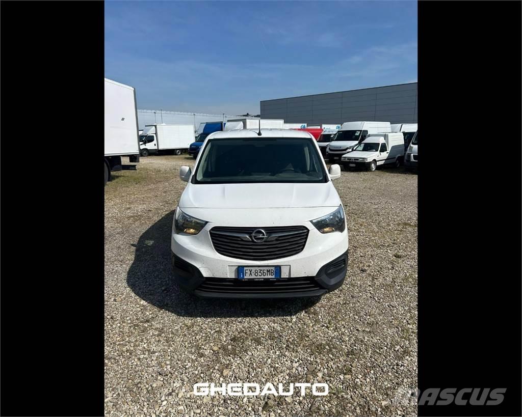 Opel Combo III 2012 Vehículos de caha cerrada