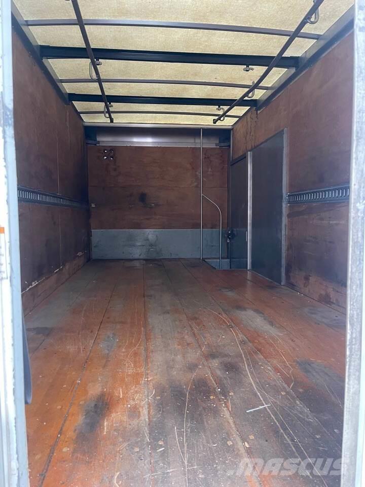 Isuzu NPR-HD Camiones con caja de remolque