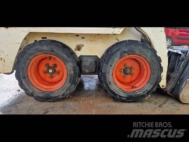 Bobcat S70 Cargadoras sobre ruedas