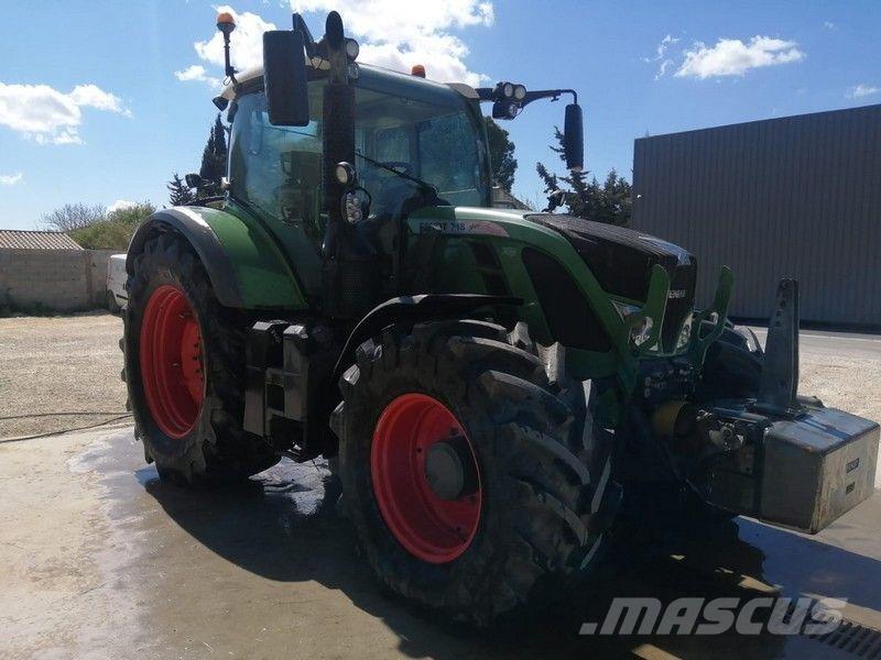 Fendt 718 VARIO Tractores