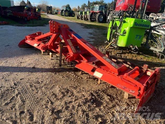 Kuhn HR404 Gradas