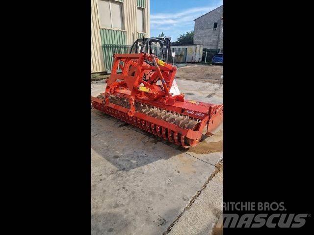 Kuhn HRB303D Gradas