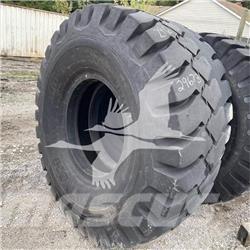 BKT 24.00X35 Llantas