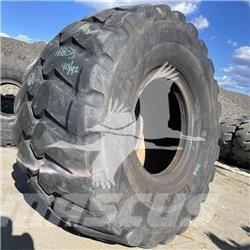 BKT 35/65R33 Llantas