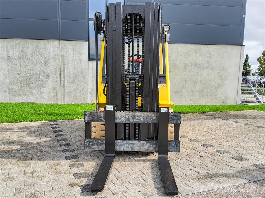 Hyster H 5.50 XM Camiones LPG