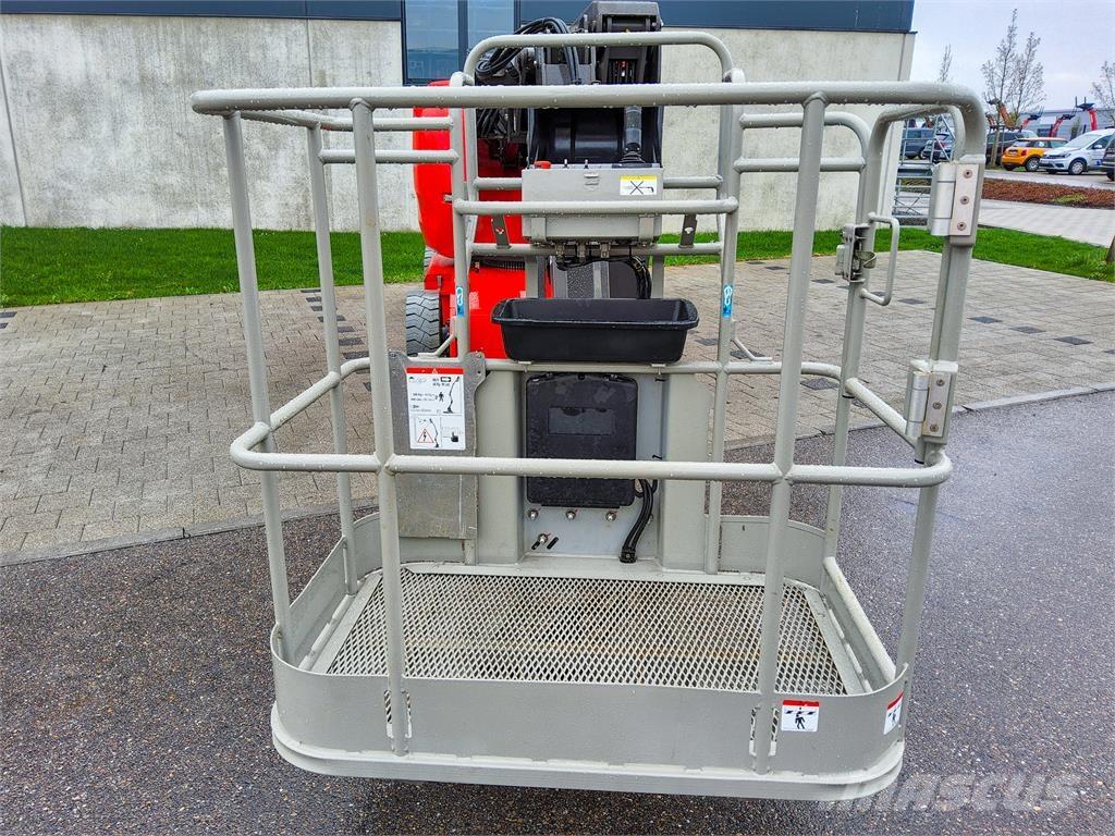 Manitou 150 AETJC Plataformas con brazo de elevación manual