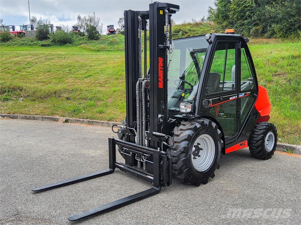 Manitou MC 25-4 Montacargas todo terreno