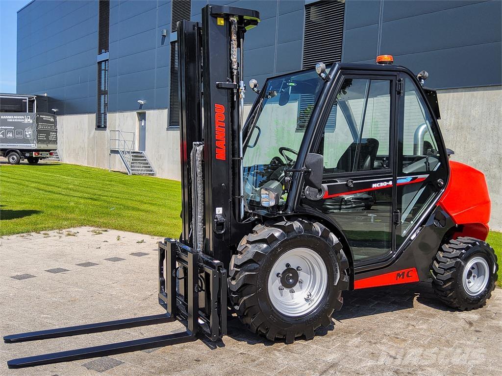 Manitou MC 30-4 Montacargas todo terreno