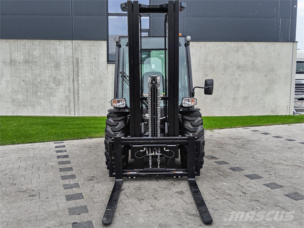 Manitou MC 30-4 Montacargas todo terreno