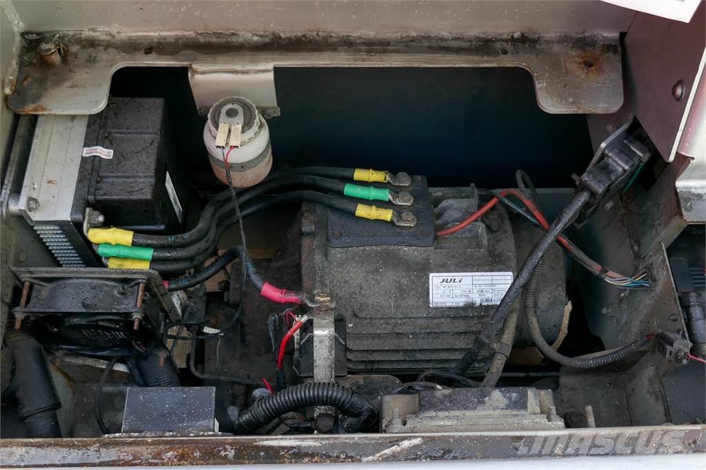 Still LTX70 Camiones con grúa