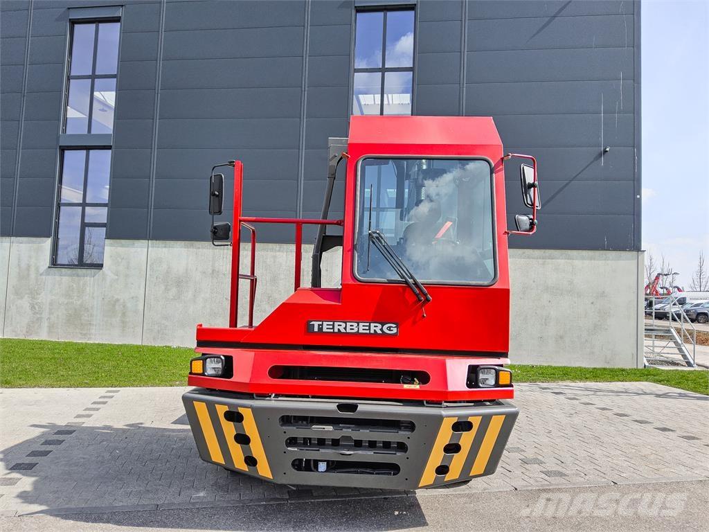 Terberg YT 220 Tractocamiones para terminales