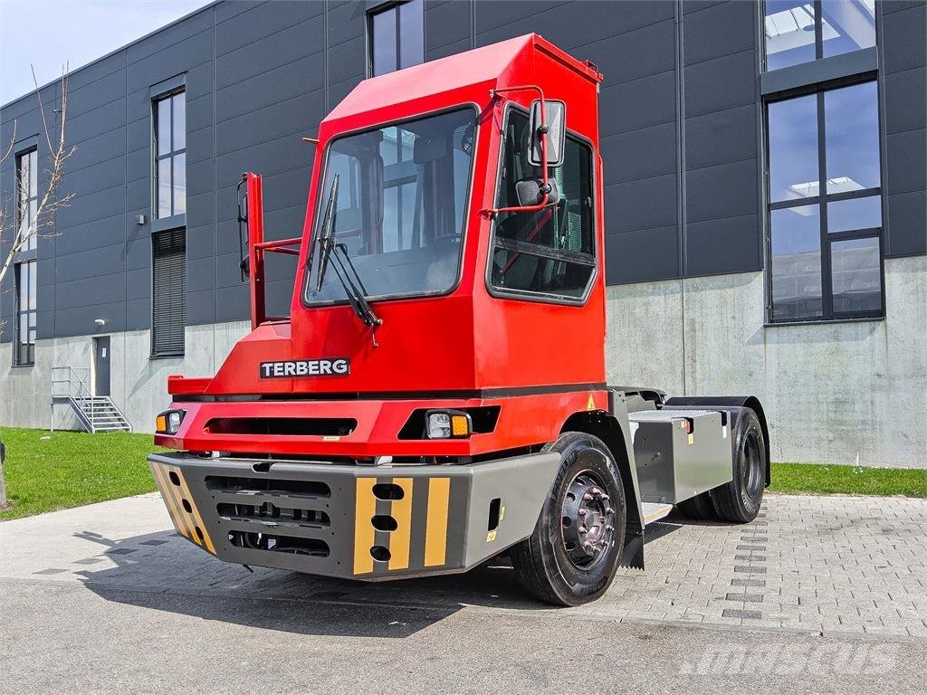 Terberg YT 220 Tractocamiones para terminales
