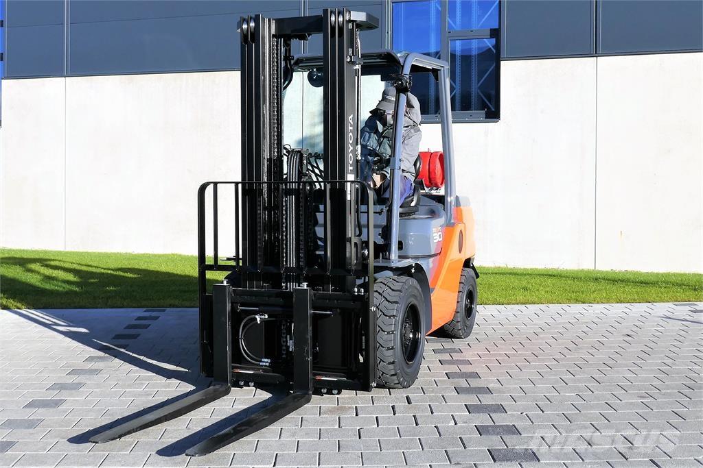 Toyota 02-8FGF30 Camiones LPG