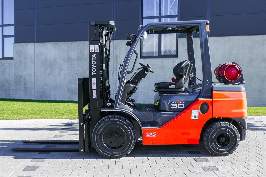 Toyota 02-8FGF30 Camiones LPG