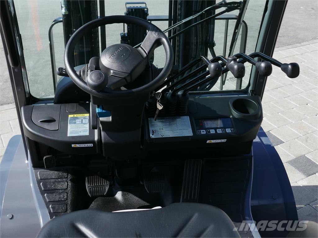 Toyota 52-8FDJF35 Camiones diesel