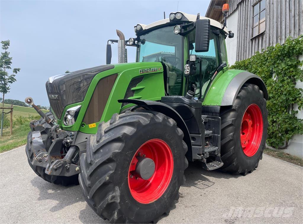 Fendt 828 Vario Profi Plus Camiones con grúa