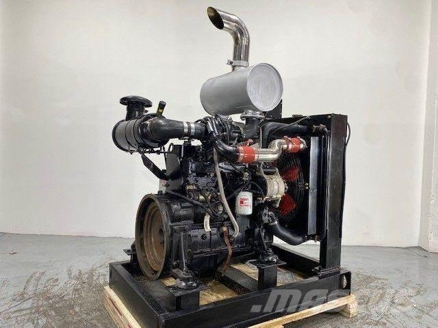 New Holland N844 Motores