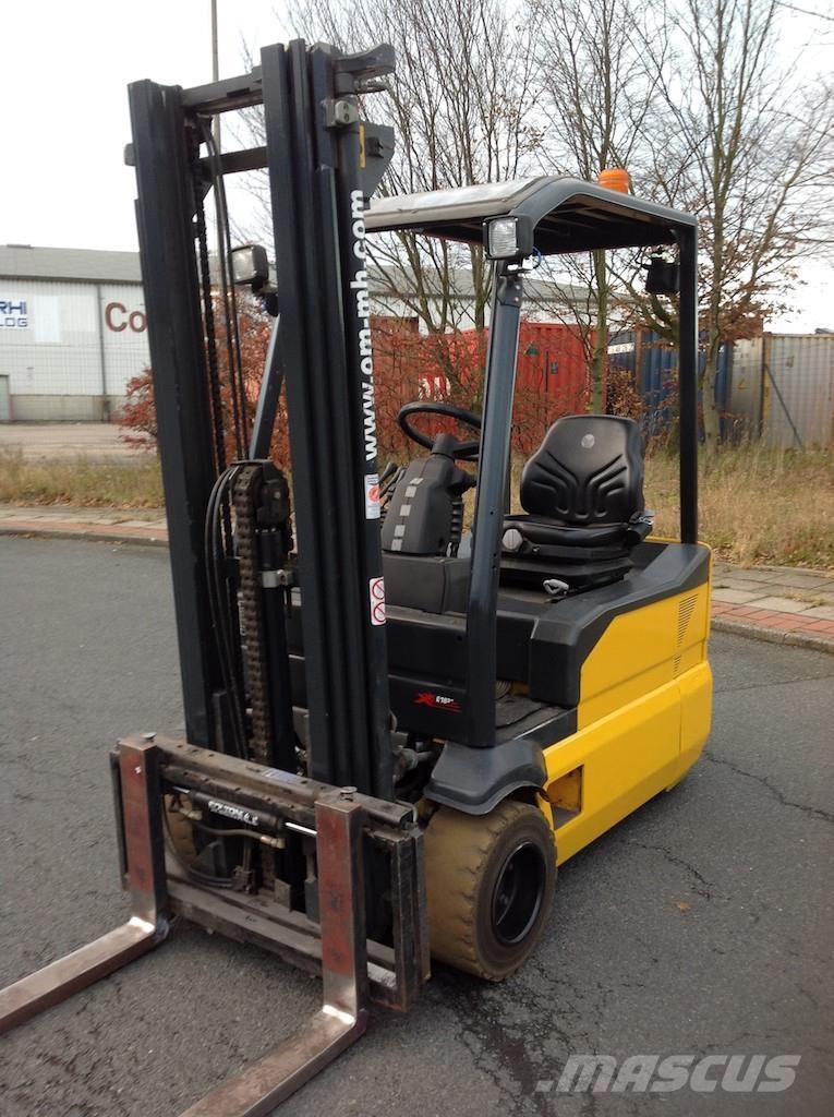 OM XE 18 3ac Carretillas de horquilla eléctrica