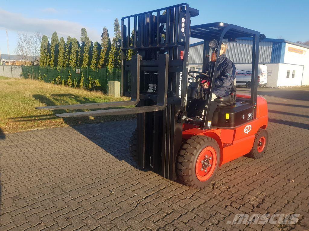 EP EFL302 Carretillas de horquilla eléctrica