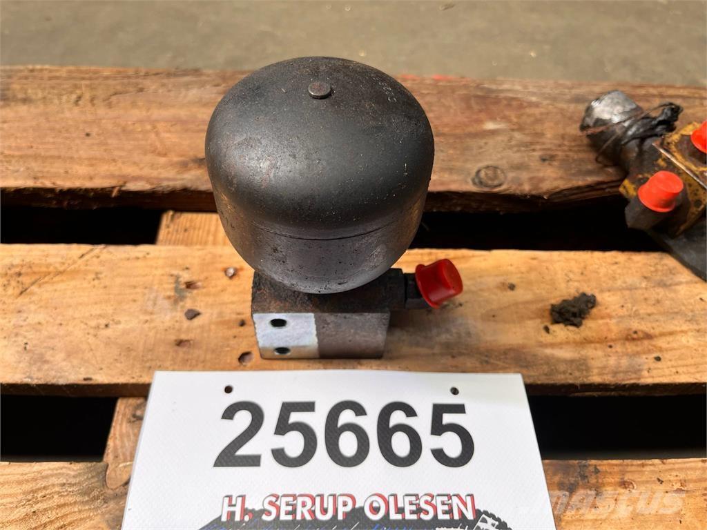 CAT 323D accumulator Hidráulicos