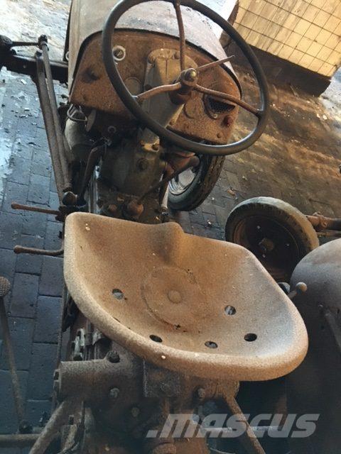 Ferguson traktor, Benzin Otros