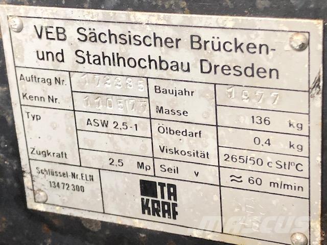 VEB spil - 2,5 T - 2 stk. Montacargas y elevadores de material