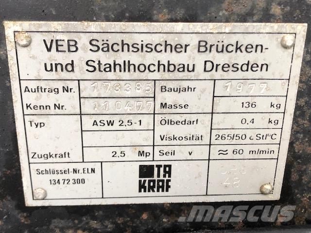 VEB spil - 2,5 T - 2 stk. Montacargas y elevadores de material