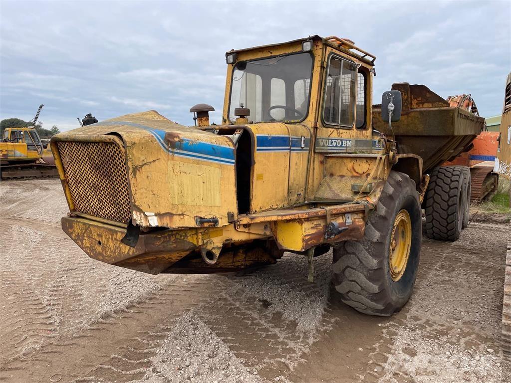 Volvo 861 dumper til ophug Vehículos compactos de volteo