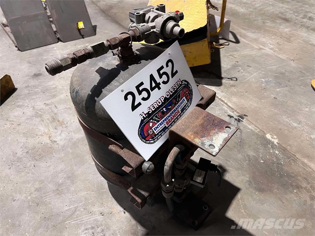 Volvo L120F lufttank Otros componentes