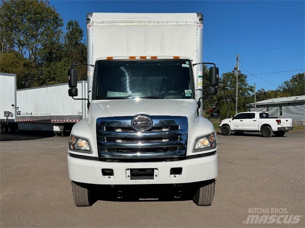 Hino 268 Camiones con caja de remolque