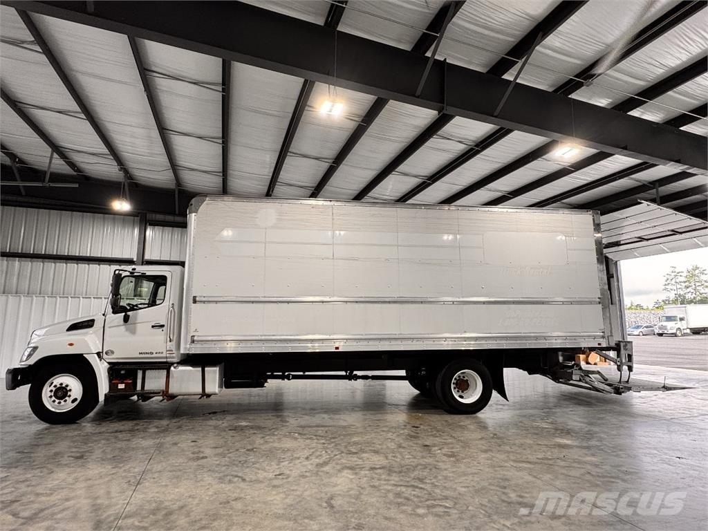 Hino 268 Camiones con caja de remolque