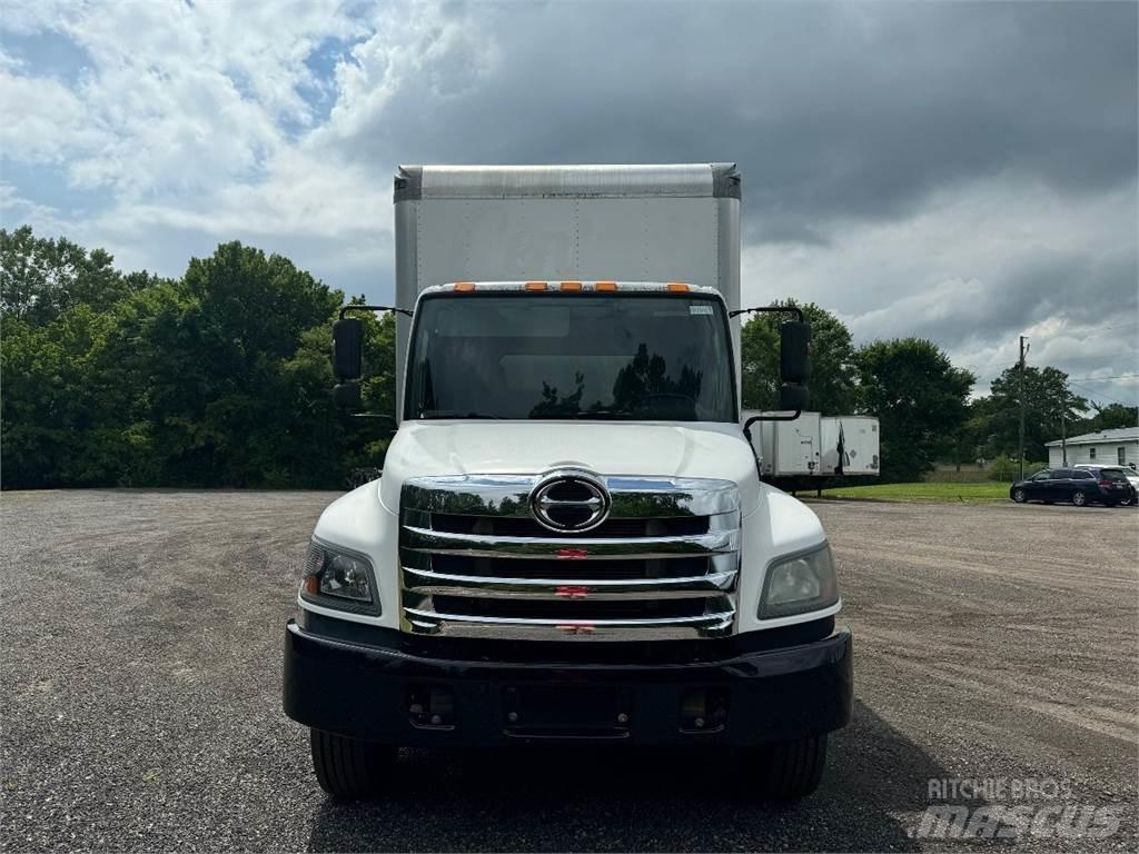 Hino 338 Camiones con caja de remolque