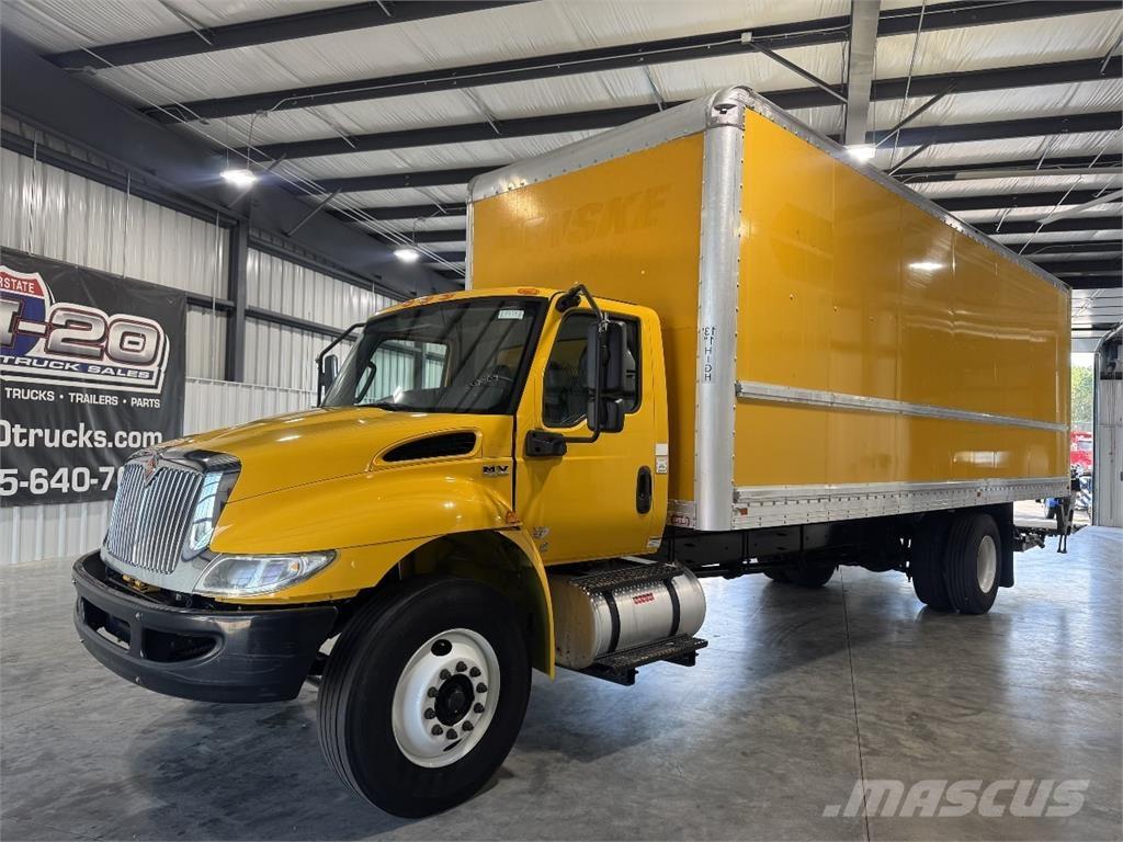 International MV607 Camiones con caja de remolque