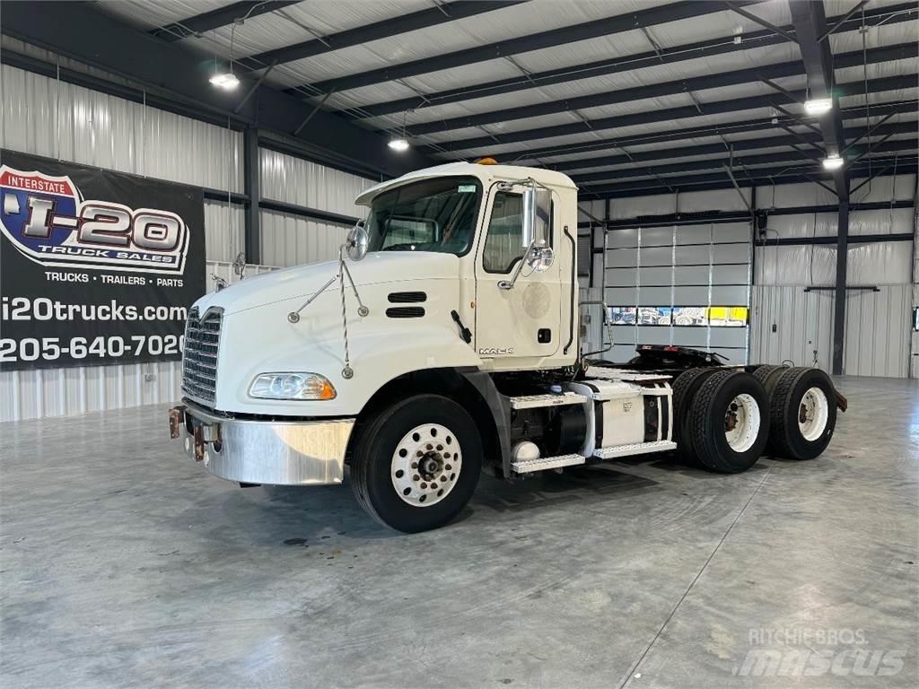 Mack CXU613 Camiones tractor