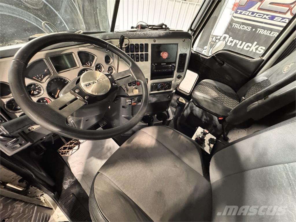 Mack Granite Bañeras basculantes usadas