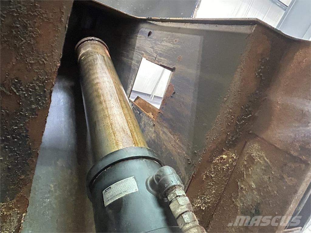 Mack GU713 Bañeras basculantes usadas