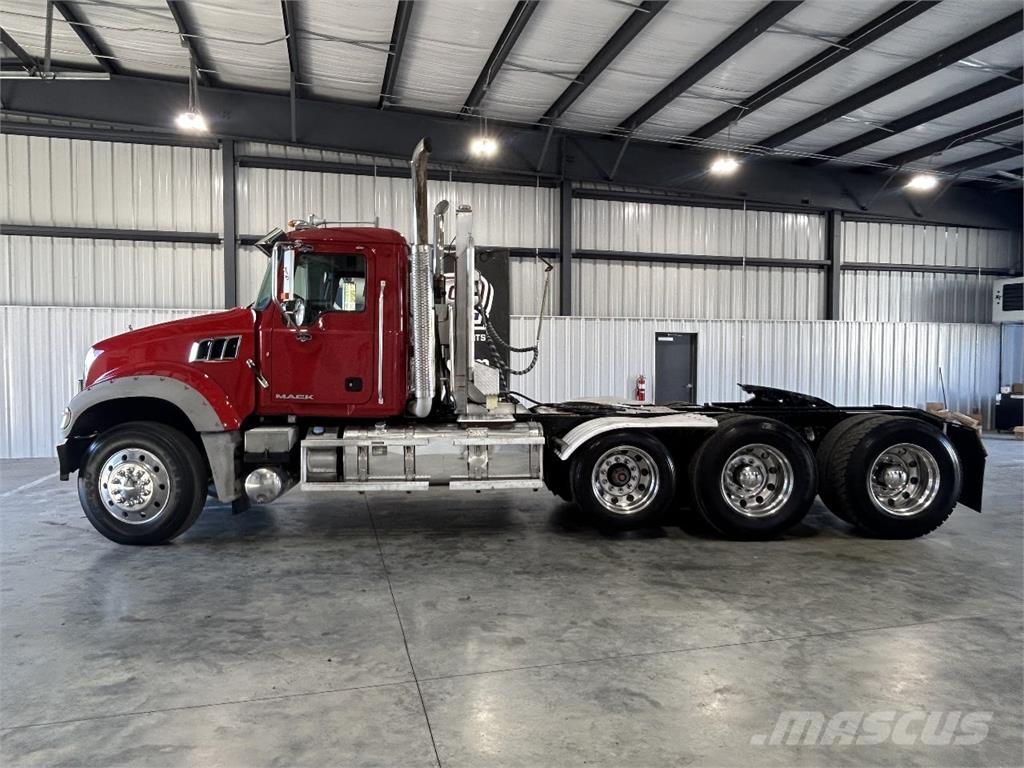 Mack GU713 Camiones tractor