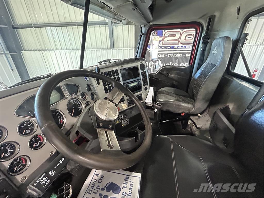 Mack GU713 Camiones tractor