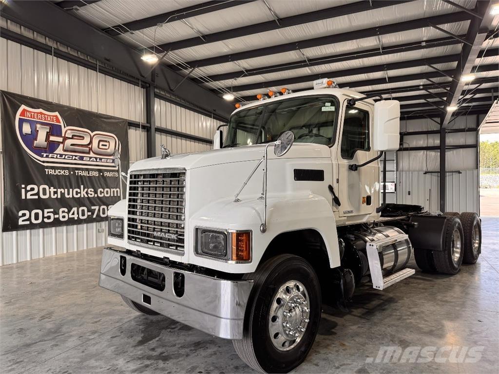 Mack Pinnacle Camiones tractor