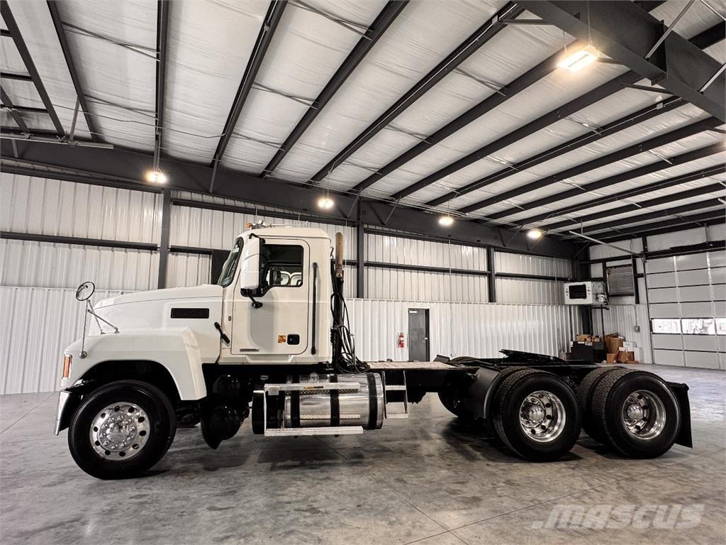 Mack Pinnacle Camiones tractor