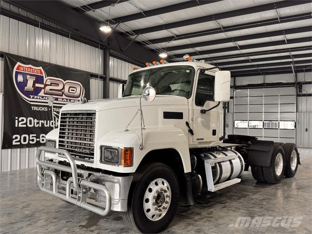 Mack Pinnacle Camiones tractor