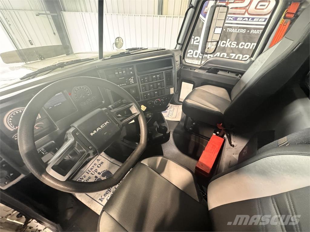 Mack Pinnacle Camiones tractor