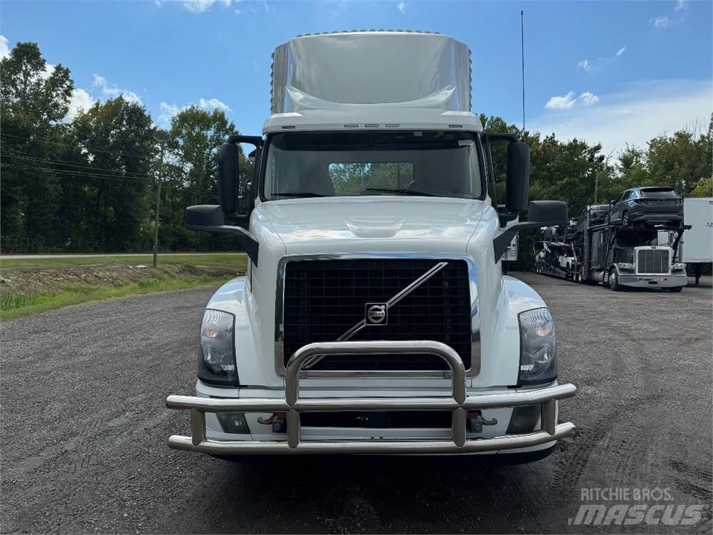 Volvo VNL42T300 Camiones tractor