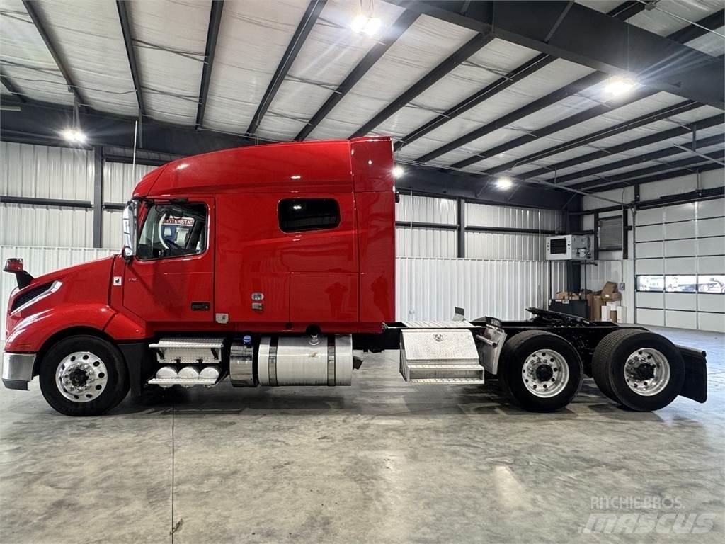 Volvo VNL64T740 Camiones tractor