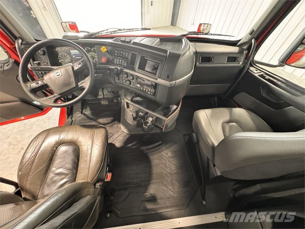 Volvo VNL64T740 Camiones tractor