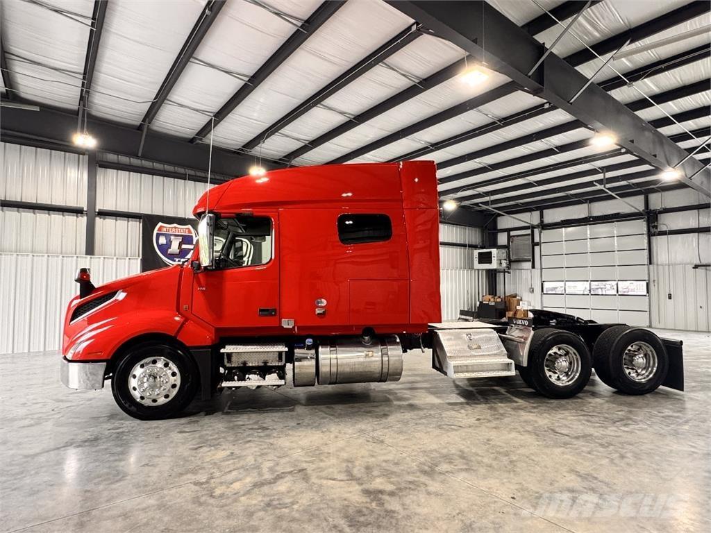 Volvo VNL64T740 Camiones tractor