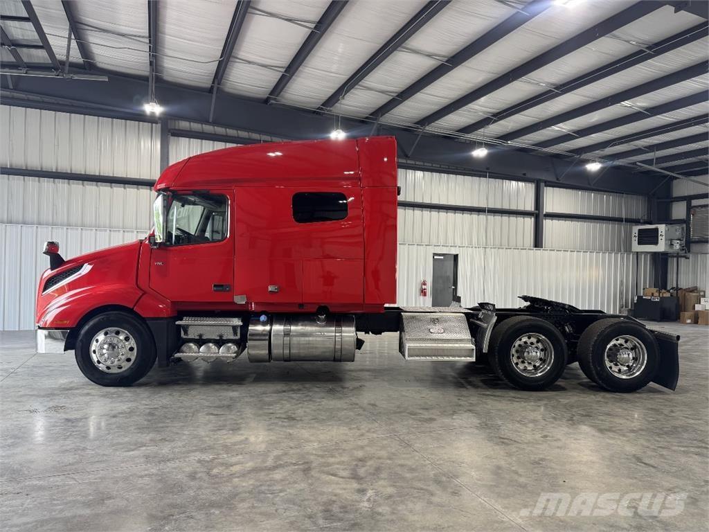 Volvo VNL64T740 Camiones tractor