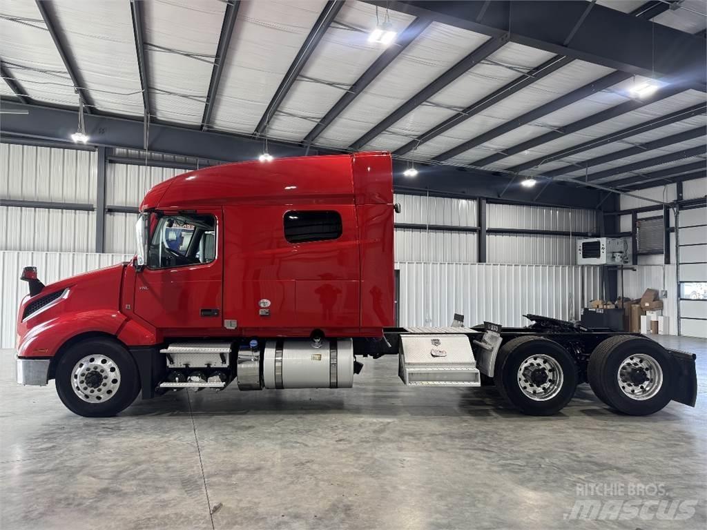 Volvo VNL730 Camiones tractor